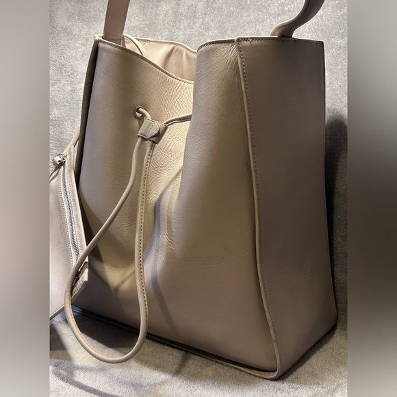 3.1 Phillip Lim Large Soleil Drawstring Cow Leather Bucket Bag - Picture 3 of 14